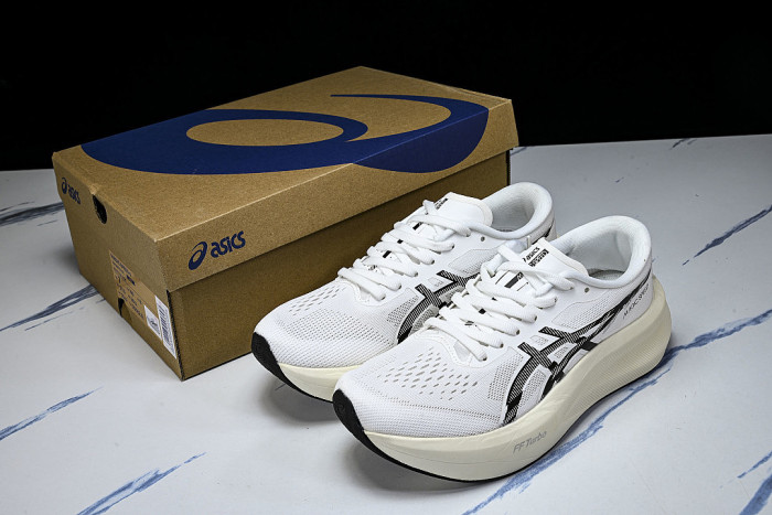 1011B873-101 MAGIC SPEED 4 WHITE/BLACK
