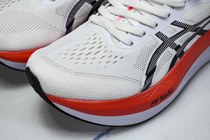 1012B518-100 MAGIC SPEED 4 WHITE/BLACK/ORANGE