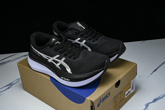 1011B704-001 MAGIC SPEED 4 BLACK/WHITE/BLACK