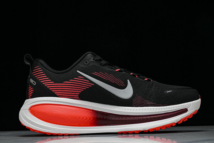 HM6803-008 VOMERO 18 VERSATILE ANTI SLIP LOW TOP RUNNING SHOES RED/BLACK