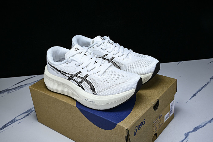 1011B873-101 MAGIC SPEED 4 WHITE/BLACK