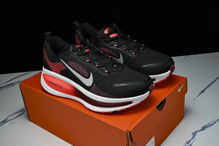 HM6803-008 VOMERO 18 VERSATILE ANTI SLIP LOW TOP RUNNING SHOES RED/BLACK