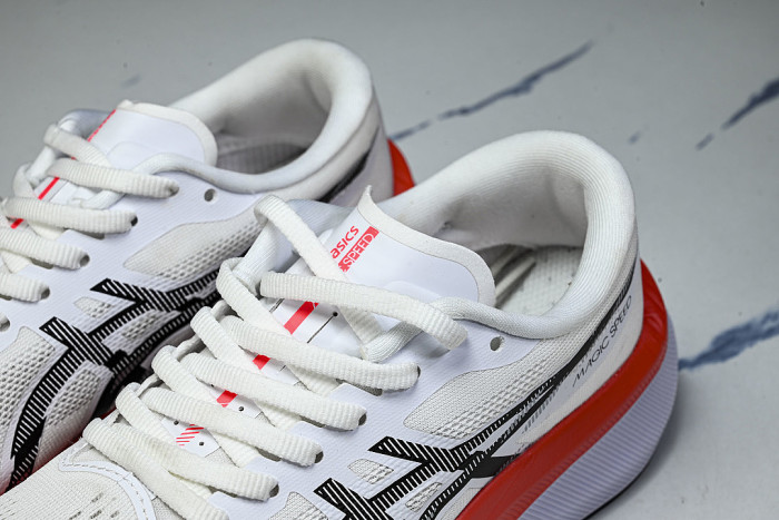 1012B518-100 MAGIC SPEED 4 WHITE/BLACK/ORANGE