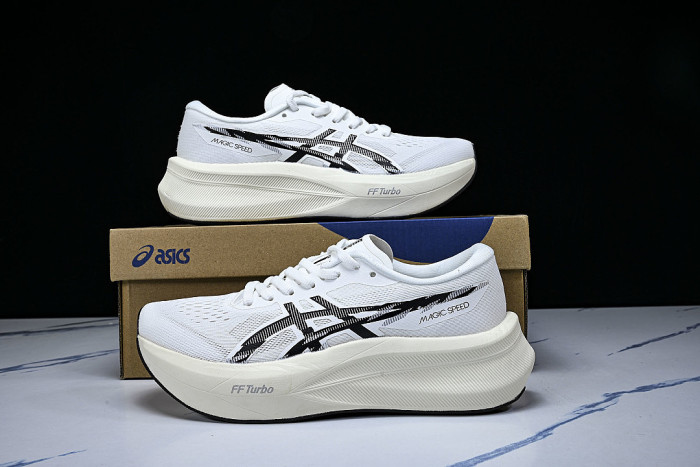 1011B873-101 MAGIC SPEED 4 WHITE/BLACK
