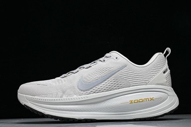 HM6803-009 VOMERO 18 VERSATILE ANTI SLIP LOW TOP RUNNING SHOES LIGHT GRAY/GREY