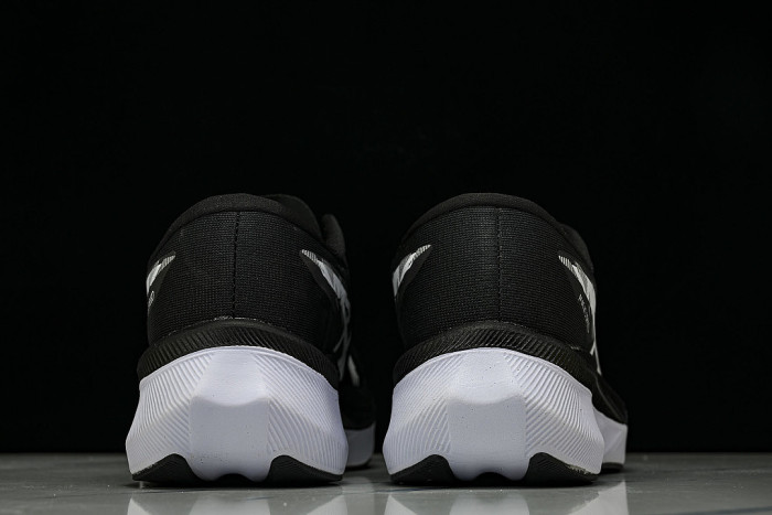1011B704-001 MAGIC SPEED 4 BLACK/WHITE/BLACK