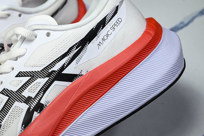 1012B518-100 MAGIC SPEED 4 WHITE/BLACK/ORANGE
