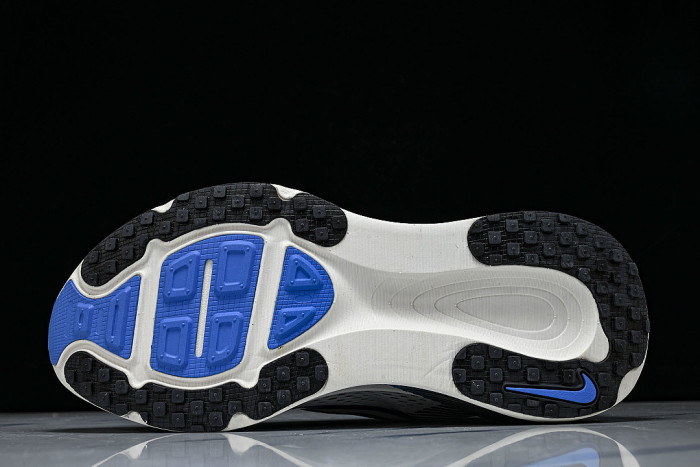 IB7722-100 VOMERO 18 VERSATILE ANTI SLIP LOW TOP RUNNING SHOES LIGHT GRAY/NAVY BLUE