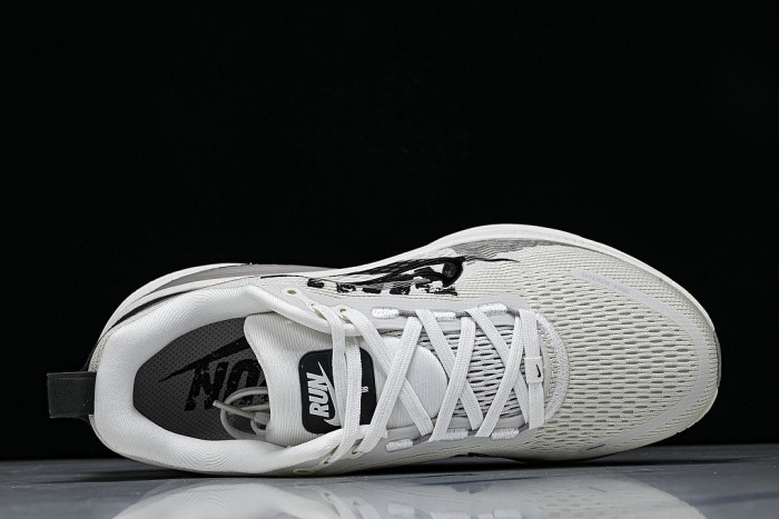 IB5726-100 VOMERO 18 VERSATILE ANTI SLIP LOW TOP RUNNING SHOES LIGHT GRAY/GREY