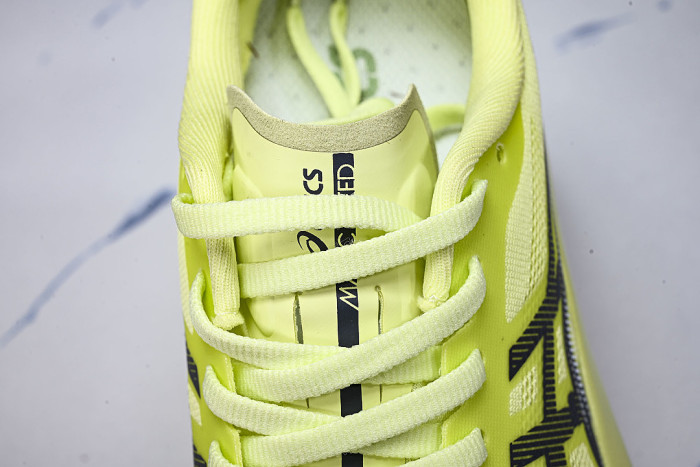 1011B875-751 MAGIC SPEED 4 HUDDLE YELLOW/METROPOLIS