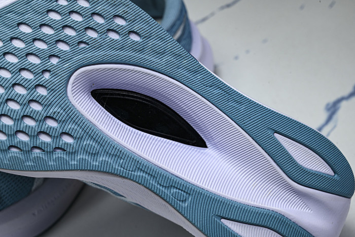 1011B873-402 MAGIC SPEED 4 BLUE/WHITE/BLUE