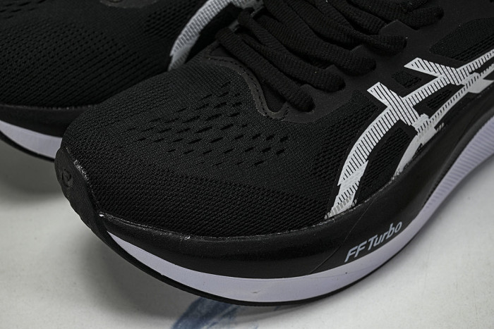 1011B704-001 MAGIC SPEED 4 BLACK/WHITE/BLACK