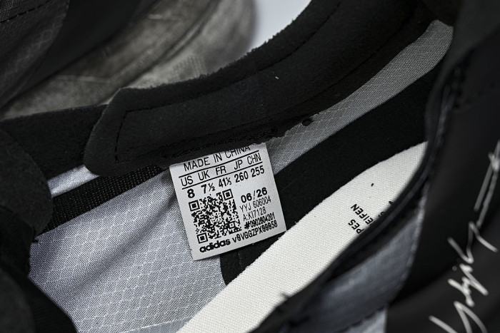 KI7128 Y-3 ADIOS PRO 4 BLACK/OFF WHITE/GREY FIVE