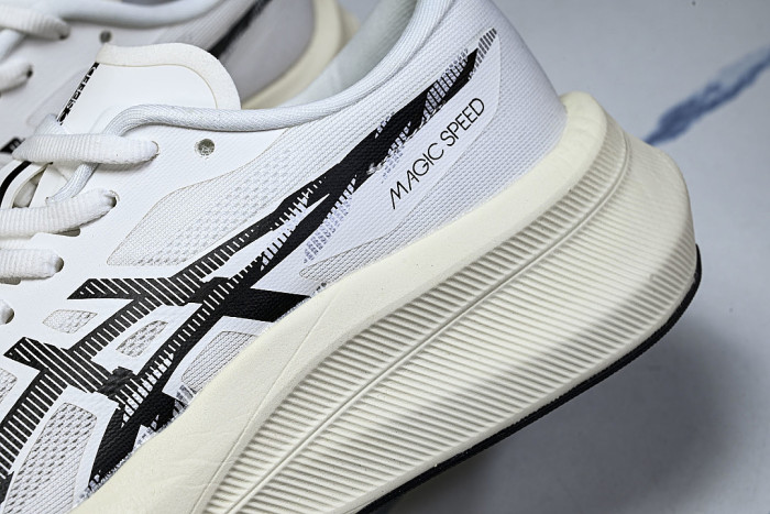 1011B873-101 MAGIC SPEED 4 WHITE/BLACK