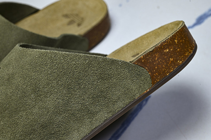 IH6907 ADIMULE SLIDES OLIVE STRATA/OLIVE STRATA/GUM
