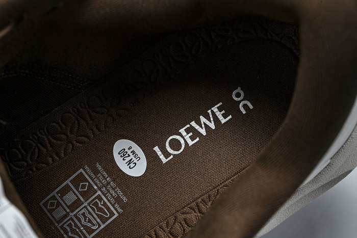 3MF30665479 ON JOINTLY DESIGNED CLOUDTILT CASUAL RUNNING SHOES COFFEE/CHOCOLATE