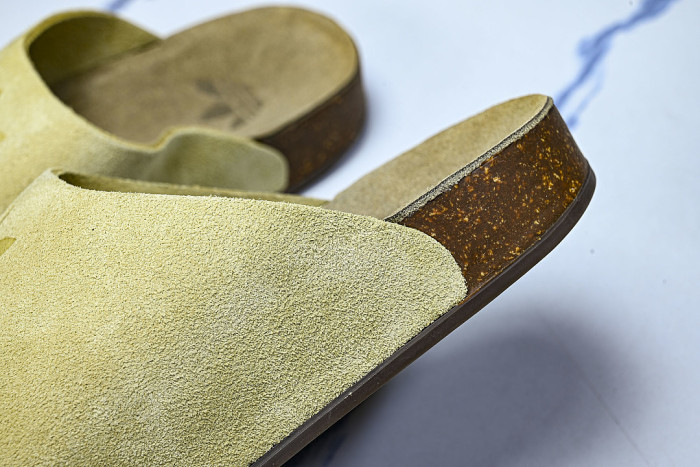 JR3587 ADIMULE SLIDES GOLDEN BEIGE/GOLDEN BEIGE/GUM