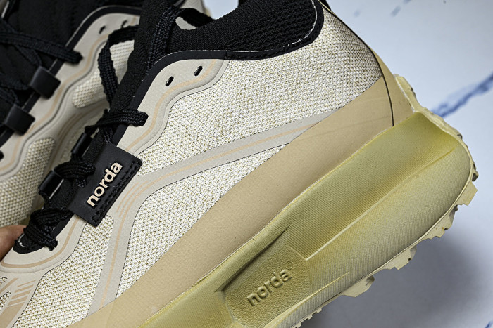 WEAR-RESISTANT OFF-ROAD RUNNING SHOES BEIGE/BROWN/GREEN
