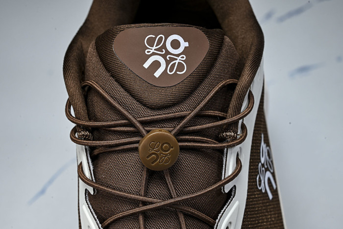 3MF30665479 ON JOINTLY DESIGNED CLOUDTILT CASUAL RUNNING SHOES COFFEE/CHOCOLATE