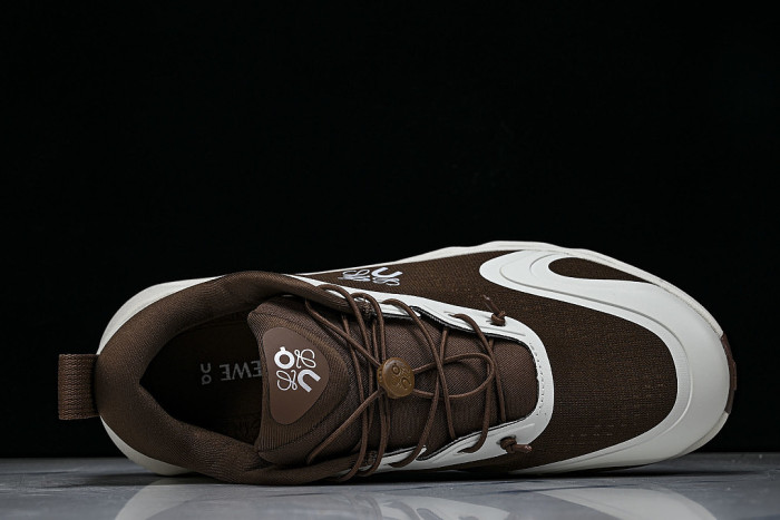 3MF30665479 ON JOINTLY DESIGNED CLOUDTILT CASUAL RUNNING SHOES COFFEE/CHOCOLATE