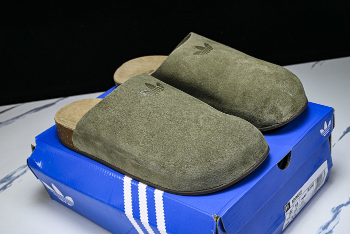 IH6907 ADIMULE SLIDES OLIVE STRATA/OLIVE STRATA/GUM