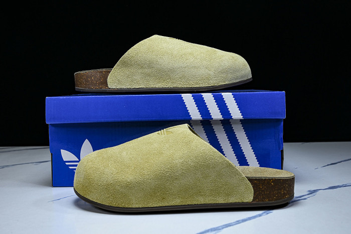 JR3587 ADIMULE SLIDES GOLDEN BEIGE/GOLDEN BEIGE/GUM