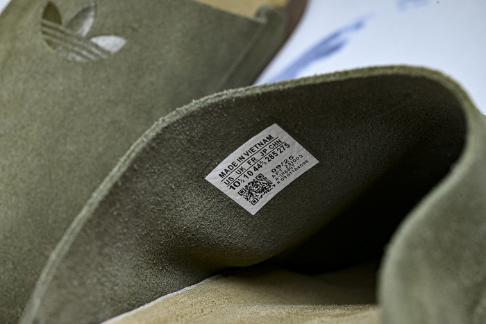 IH6907 ADIMULE SLIDES OLIVE STRATA/OLIVE STRATA/GUM