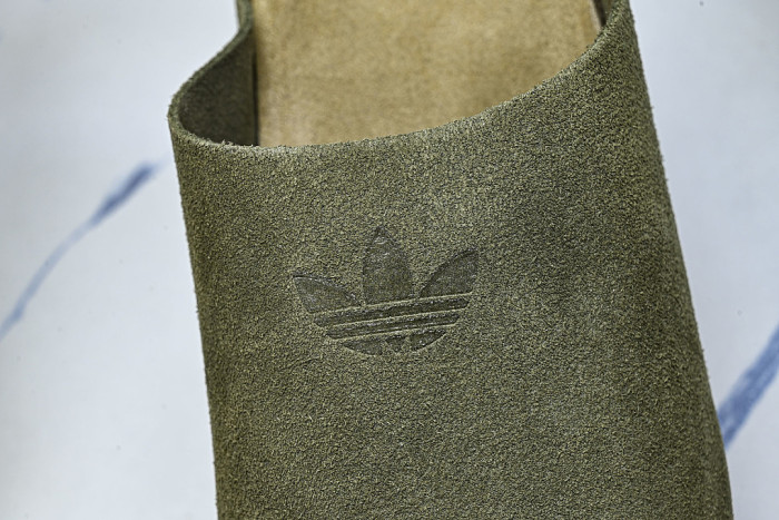 IH6907 ADIMULE SLIDES OLIVE STRATA/OLIVE STRATA/GUM