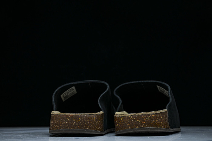 JQ4367 ADIMULE SLIDES CORE BLACK/CORE BLACK/GUM