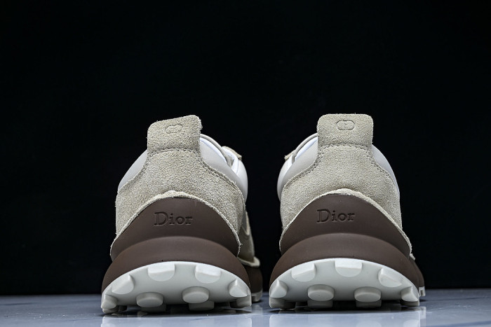 2026 THE NEW WOMEN'S SHOES ARE MADE OF COWHIDE AND TECHNOLOGICAL FABRIC SPORTS SHOES WHEAT/SAND