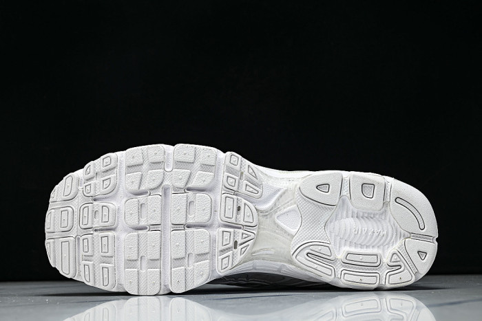 HQ2056-011 AIR MAX MOTO 2K RETRO AIR CUSHION RUNNING SHOES GREY/SILVER