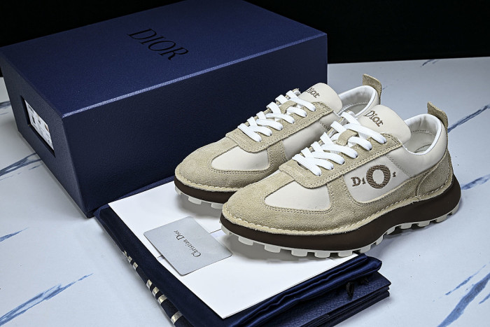 2026 THE NEW WOMEN'S SHOES ARE MADE OF COWHIDE AND TECHNOLOGICAL FABRIC SPORTS SHOES WHEAT/SAND