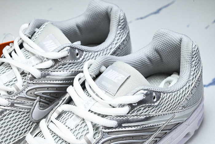 HQ2056-011 AIR MAX MOTO 2K RETRO AIR CUSHION RUNNING SHOES GREY/SILVER