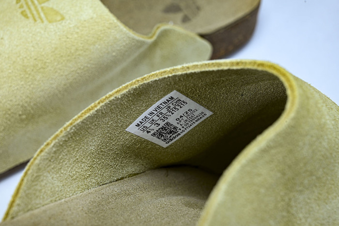 JR3587 ADIMULE SLIDES GOLDEN BEIGE/GOLDEN BEIGE/GUM