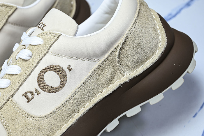 2026 THE NEW WOMEN'S SHOES ARE MADE OF COWHIDE AND TECHNOLOGICAL FABRIC SPORTS SHOES WHEAT/SAND