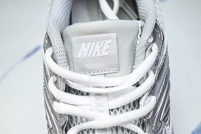 HQ2056-011 AIR MAX MOTO 2K RETRO AIR CUSHION RUNNING SHOES GREY/SILVER