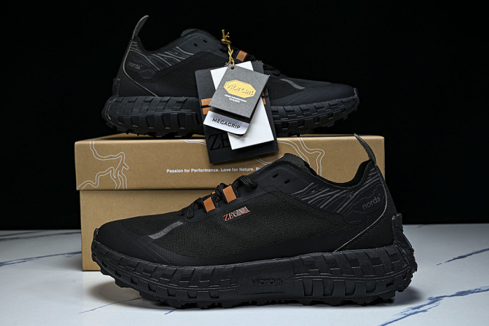 WEAR-RESISTANT CASUAL RUNNING SHOES BLACK/BLACK/BLACK