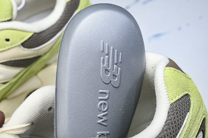U906028L RETRO CASUAL SPORTS RUNNING SHOES BEIGE/GREEN/GREY