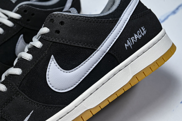HF3063-001 SB DUNK LOW CASUAL SNEAKERS BLACK/GREY/BLACK