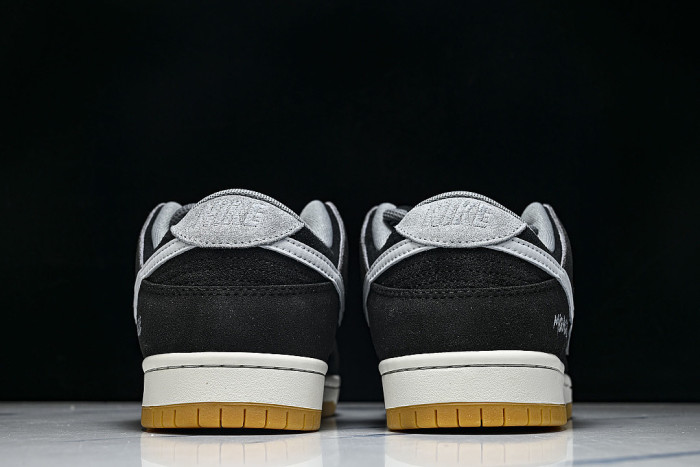 HF3063-001 SB DUNK LOW CASUAL SNEAKERS BLACK/GREY/BLACK