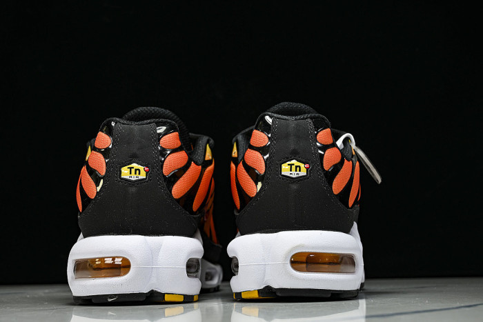 HF0552-001 AIR MAX PLUS TRIPLE SHOCK ABSORBING RUNNING SHOES ORANGE/YELLOW/BLACK