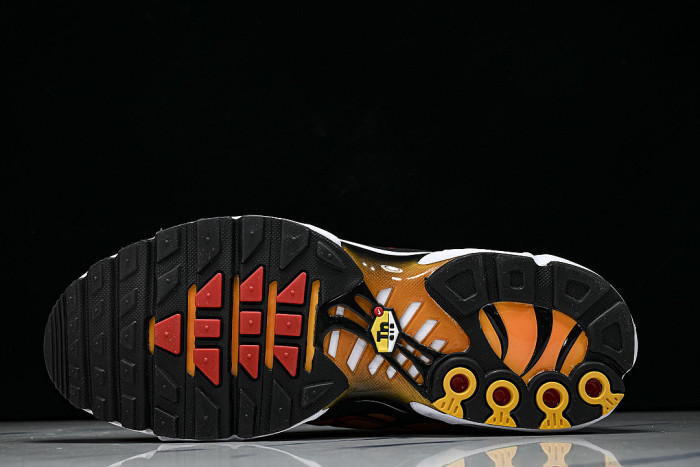 HF0552-001 AIR MAX PLUS TRIPLE SHOCK ABSORBING RUNNING SHOES ORANGE/YELLOW/BLACK