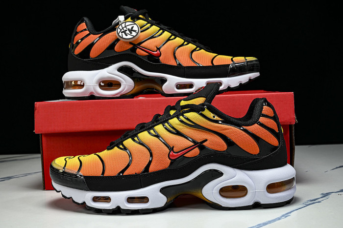 HF0552-001 AIR MAX PLUS TRIPLE SHOCK ABSORBING RUNNING SHOES ORANGE/YELLOW/BLACK