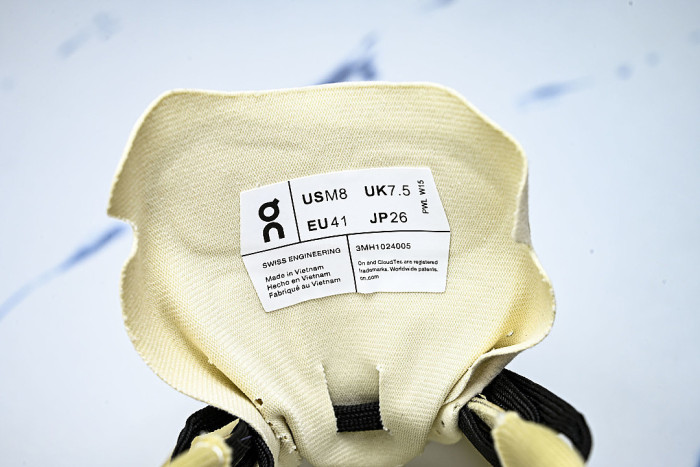ON CLOUDMONSTER 3 HYPER LOW-TOP RUNNING SHOES YELLOW/BLACK/YELLOW