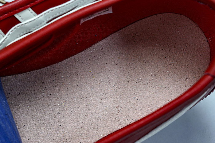 1182A704-600 GYMNARINA CLASSIC RED/CREAM