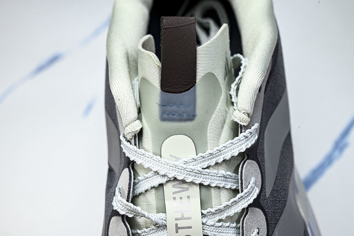 K15668 ADIZERO EVO SL GREY FIVE/MATTE SILVER/LINEN GREEN