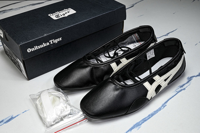 1182A704-001 GYMNARINA BLACK/CREAM