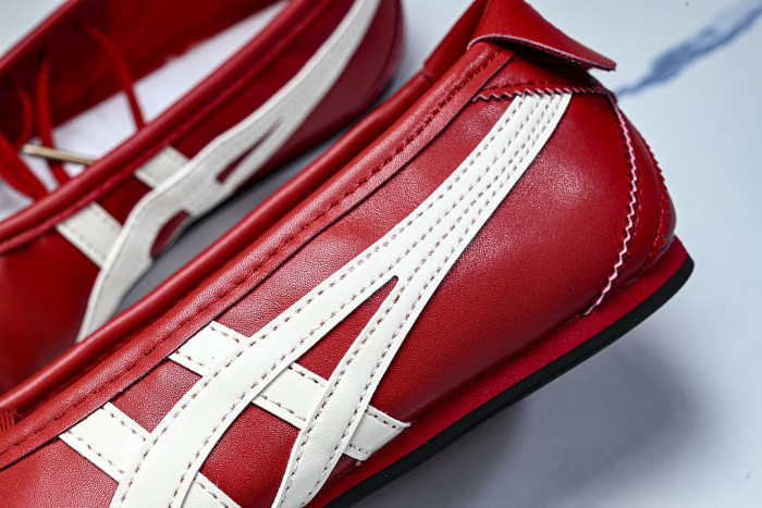 1182A704-600 GYMNARINA CLASSIC RED/CREAM