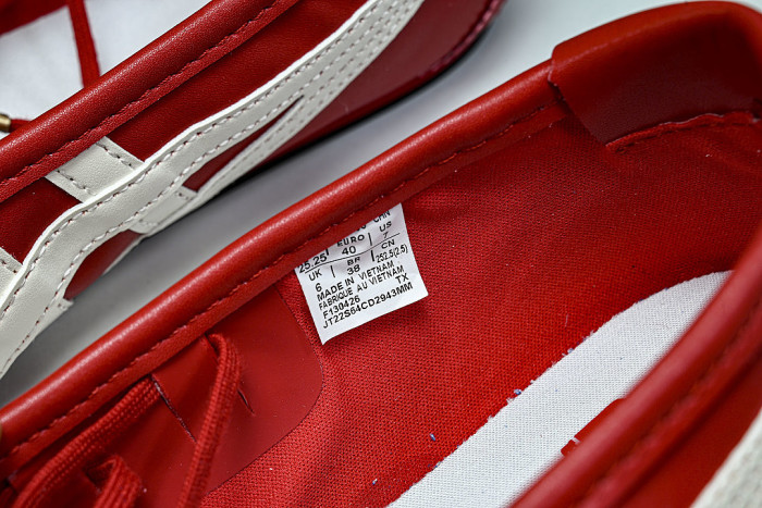 1182A704-600 GYMNARINA CLASSIC RED/CREAM
