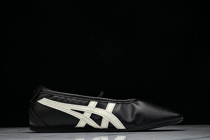 1182A704-001 GYMNARINA BLACK/CREAM